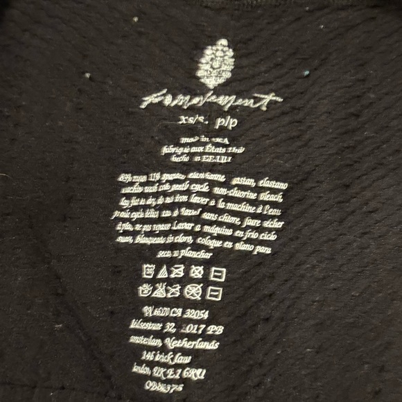 Free people movement zip front moto style jacket. Black, size S. Some piling - Picture 3 of 7